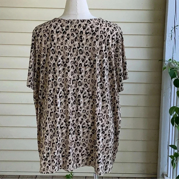 SUSAN GRAVER Leopard Print Liquid Knit Blouse Plus Size 4X Square Neck - Picture 2 of 7